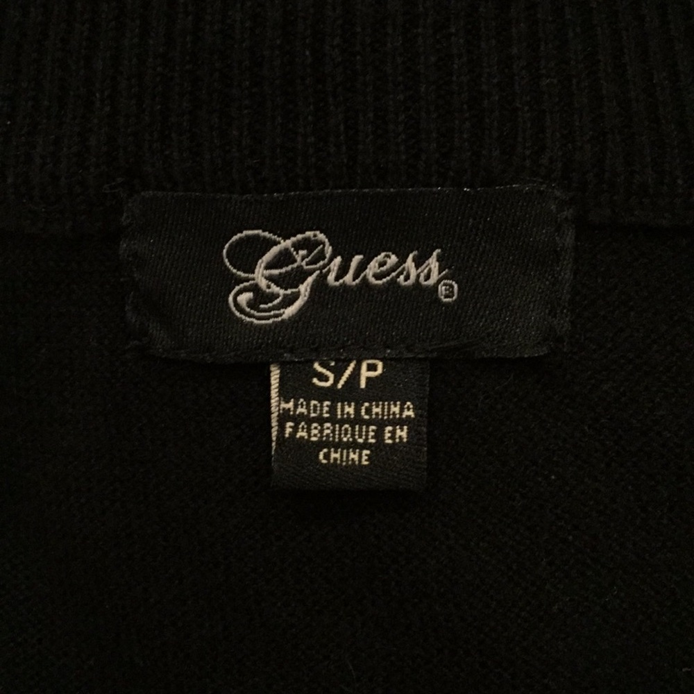 2/$20 ❤️Host Pick❤️👚 Guess Top👚 - Picture 7 of 8